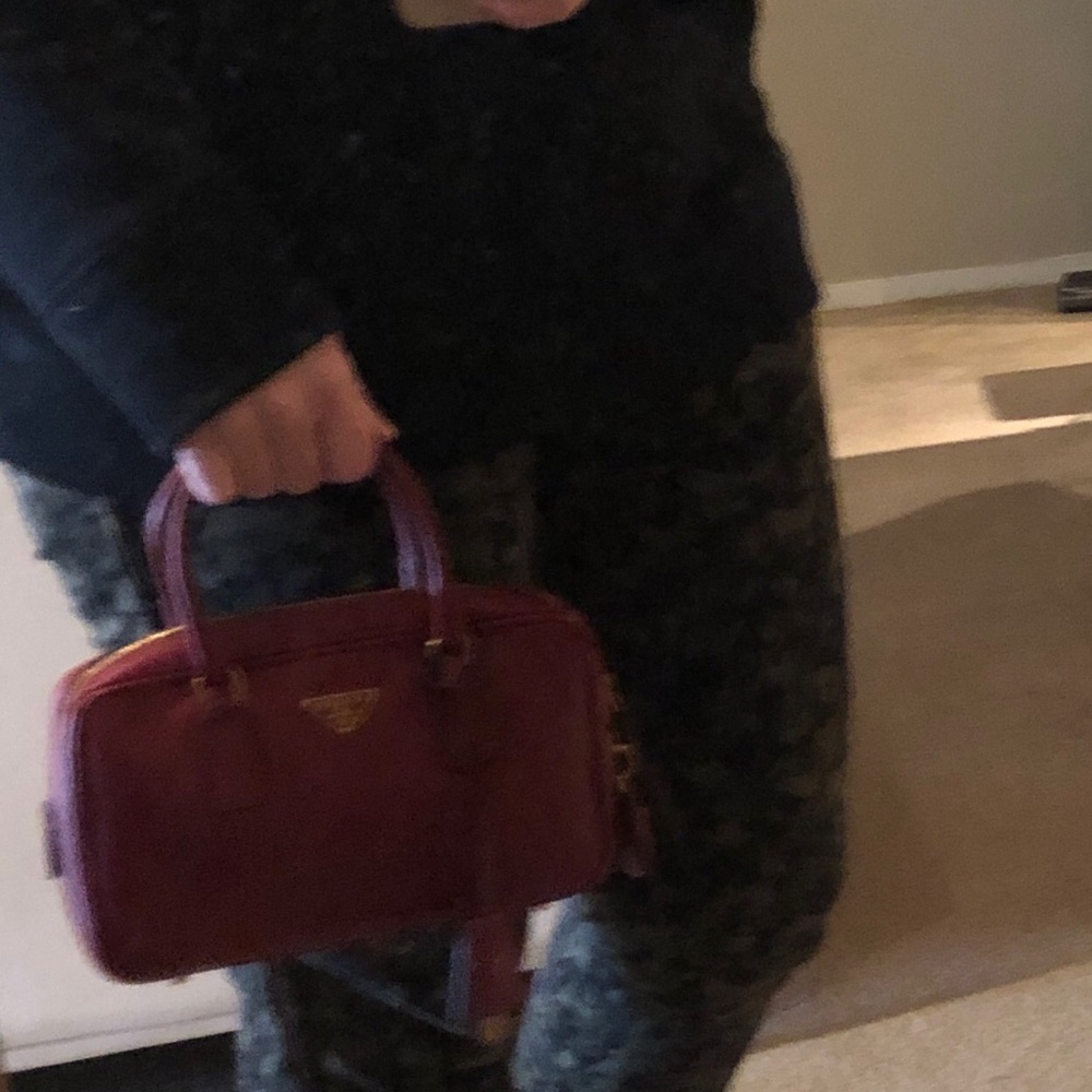 Prada - Picture 5 of 11